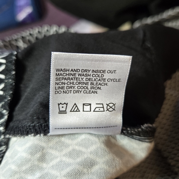 RAFAELLA Black and White Stretch Pull On Capri Pants Front Pockets NWT Sz 16 - Picture 5 of 5